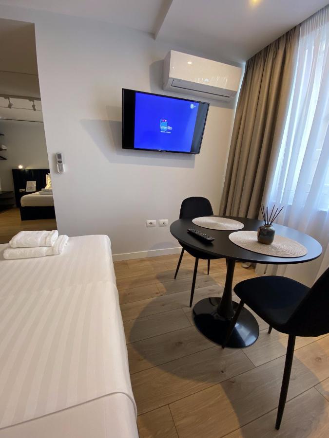Living Studio Apartments 地拉那 外观 照片
