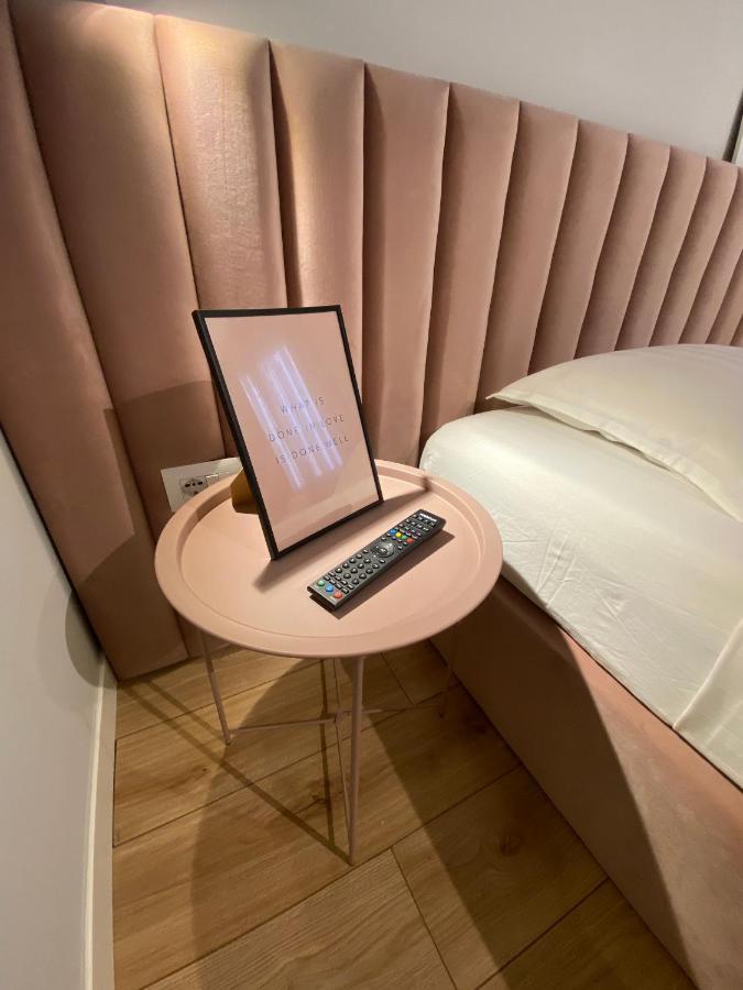 Living Studio Apartments 地拉那 外观 照片
