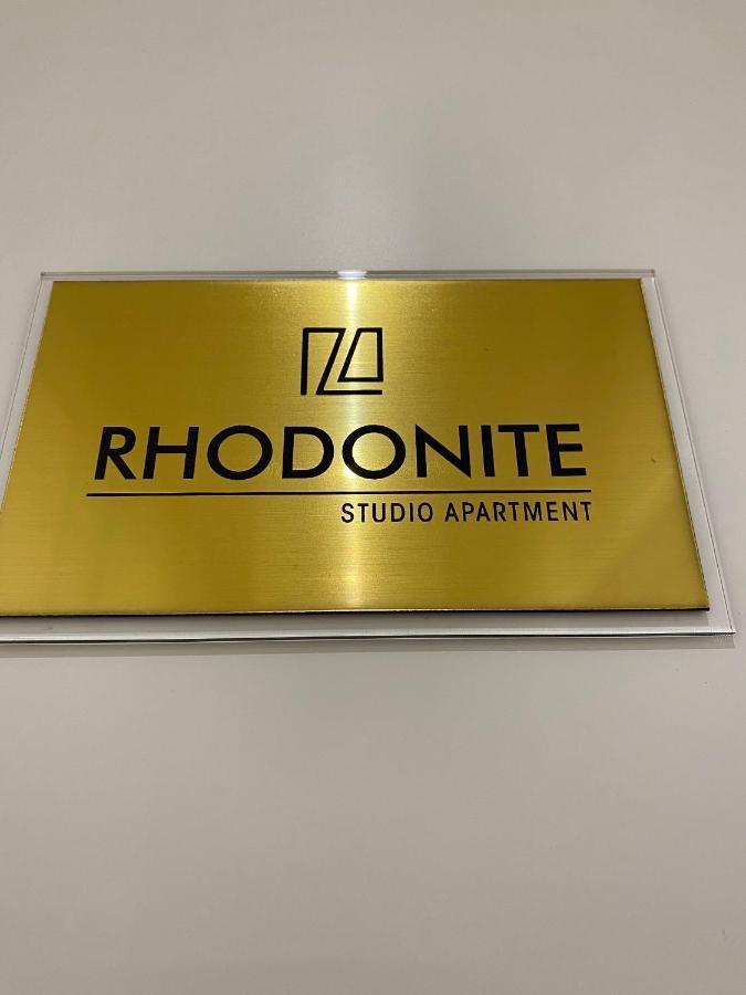 Living Studio Apartments 地拉那 外观 照片