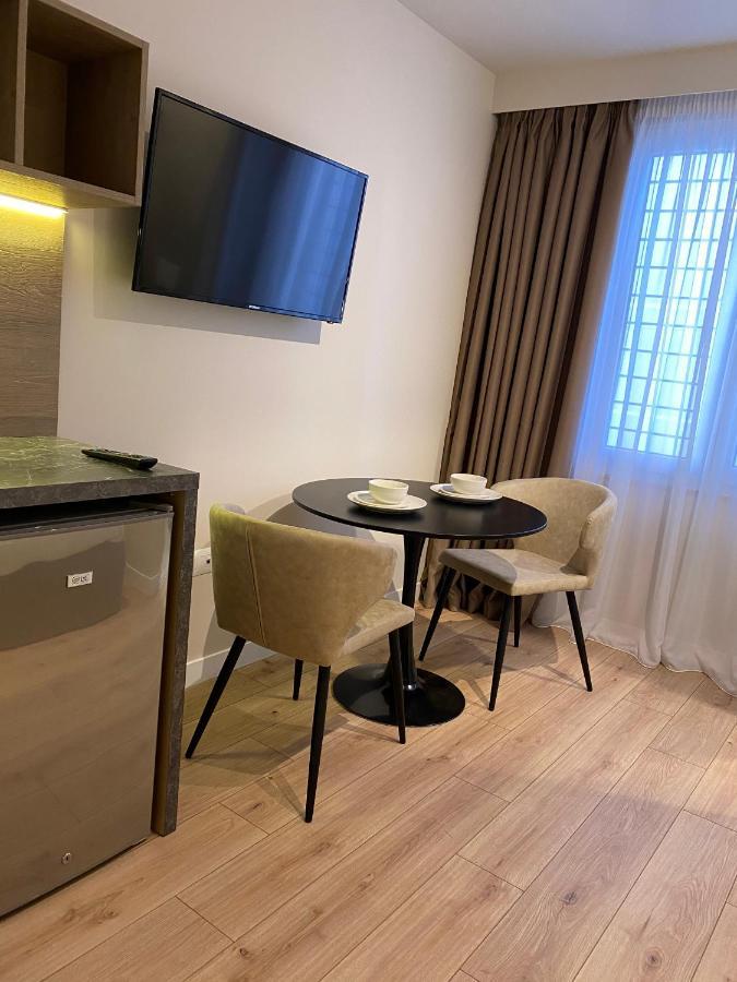 Living Studio Apartments 地拉那 外观 照片