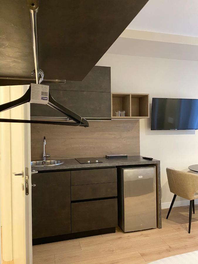 Living Studio Apartments 地拉那 外观 照片