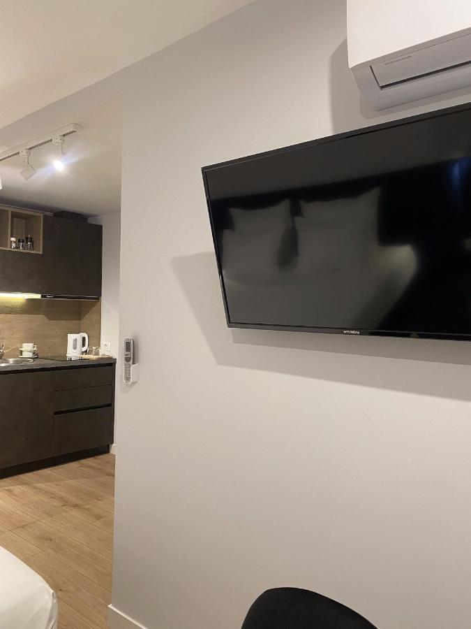 Living Studio Apartments 地拉那 外观 照片