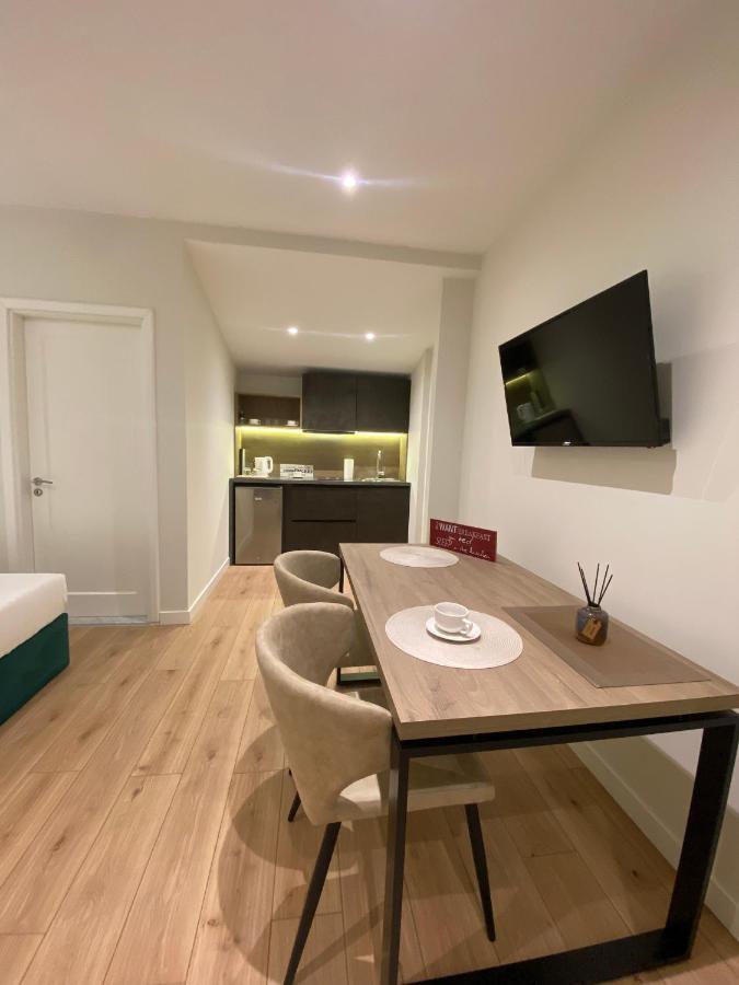 Living Studio Apartments 地拉那 外观 照片