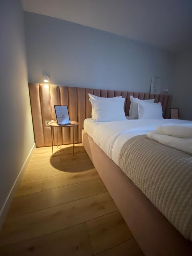 Living Studio Apartments 地拉那 外观 照片